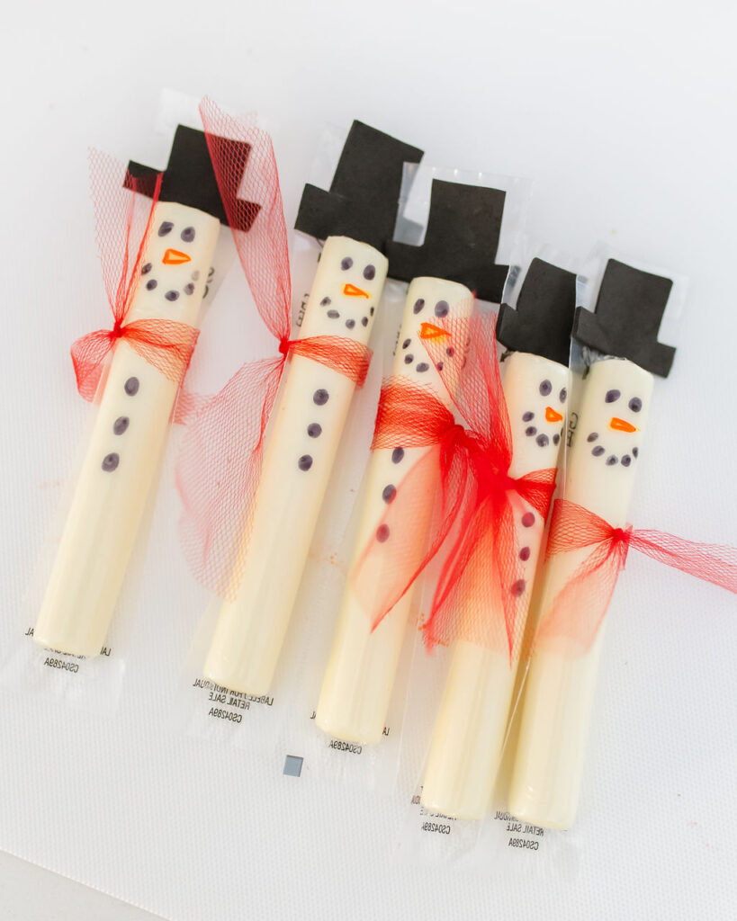 Snacks for Children's Christmas Party: Snowman String Cheese