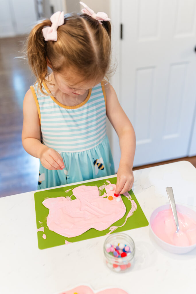 How to Make Puffy Paint - an easy and fluffy DIY!